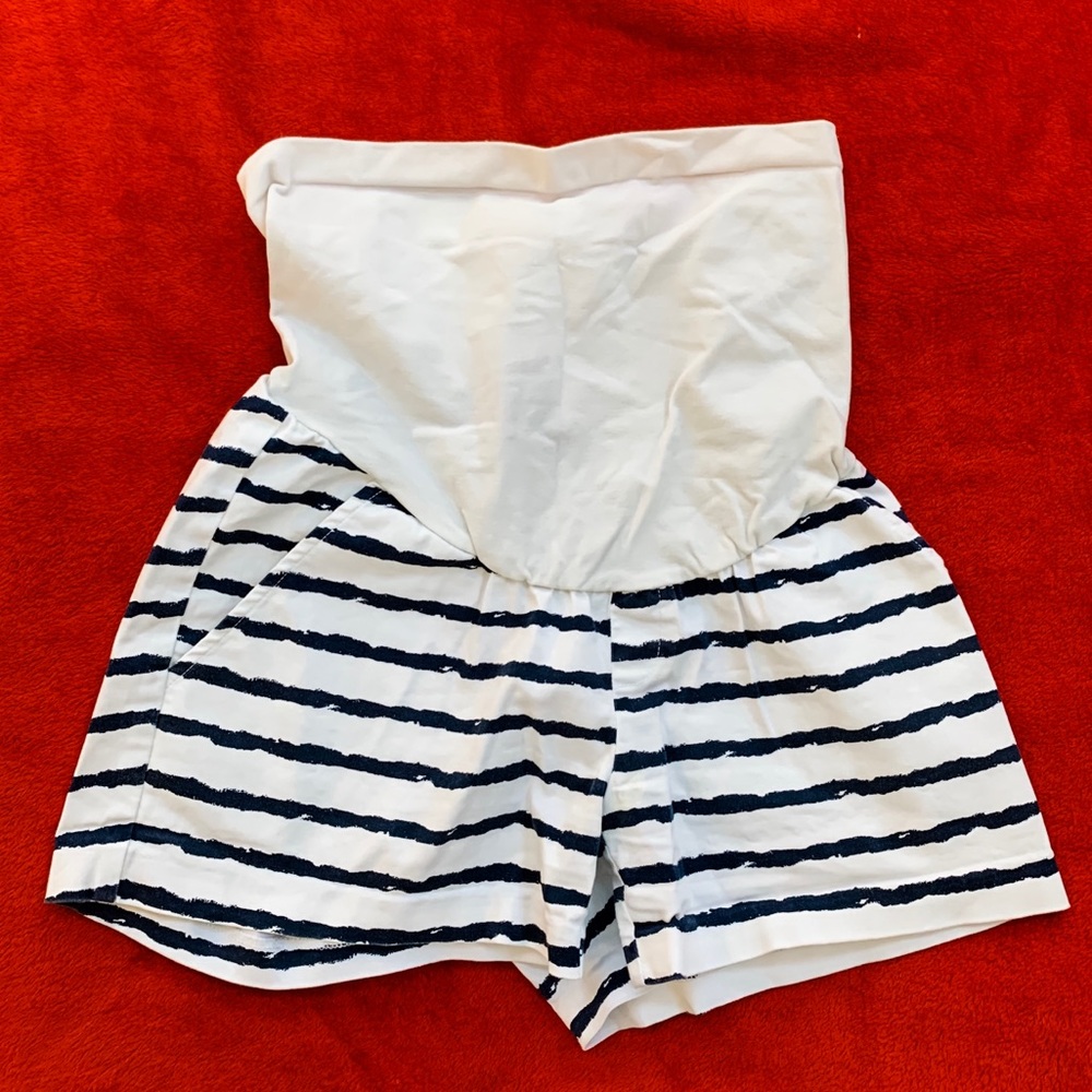 Pea in the pod shorts